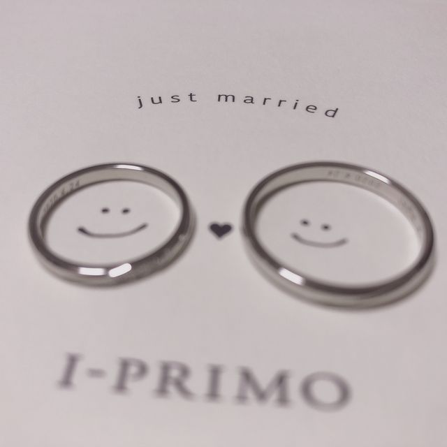 【アイプリモ(I-PRIMO)の口コミ】 指がほっそりと見えるケイローンのペア指輪。
斜めに入ったラインを二つ重…