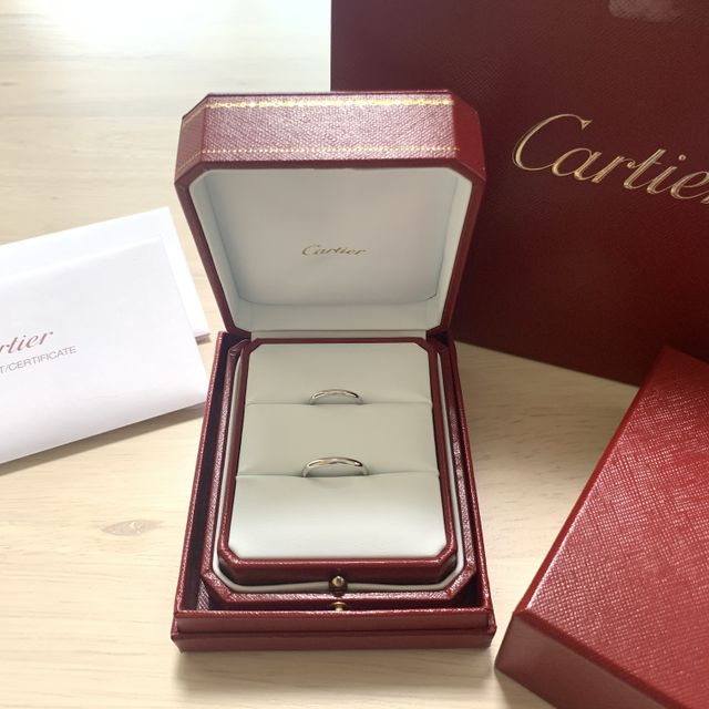【カルティエ(Cartier)の口コミ】 婚約指輪と重ね付けをしたく、シンプルなデザインを選びました。ウェーブ…