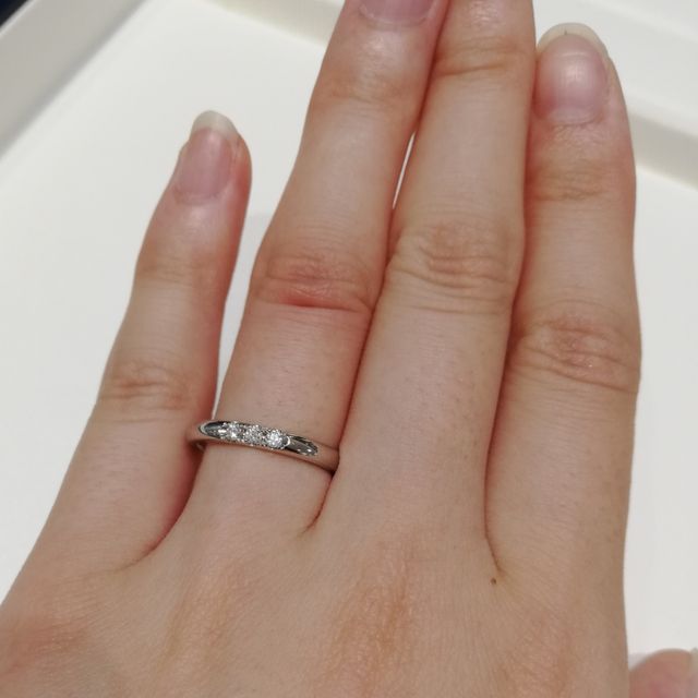 【MIKIMOTO(ミキモト)の口コミ】 定番でシンプルなデザインでした。ミルグレインがそれまで見た他のブラン…