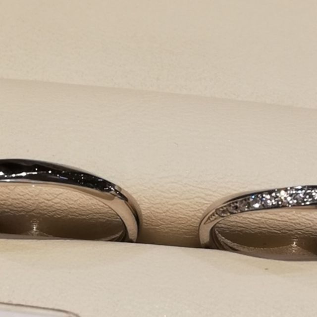 【ミルフローラ(Milluflora)の口コミ】 華奢できれいな指輪でした。軽度のV字のデザインが指を長く見せてくれまし…