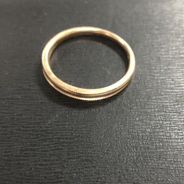 【HOSHI no SUNA 星の砂(ほしのすな)の口コミ】 妻と一緒に選びました。
着け心地が抜群によく、私自身も一生身に着けるな…