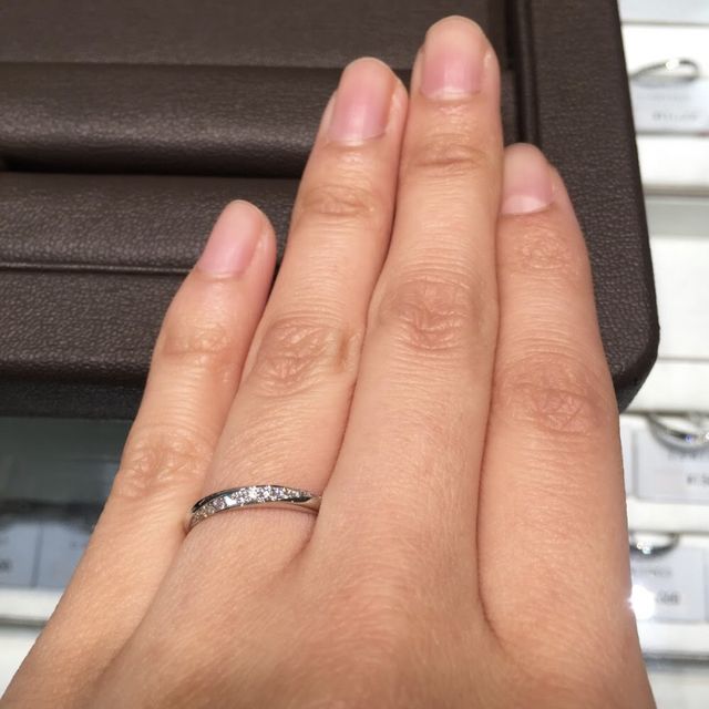 【アイプリモ(I-PRIMO)の口コミ】 ダイヤの質が良い。つけ心地も良かった。
またクリーニングが無料や、サイ…