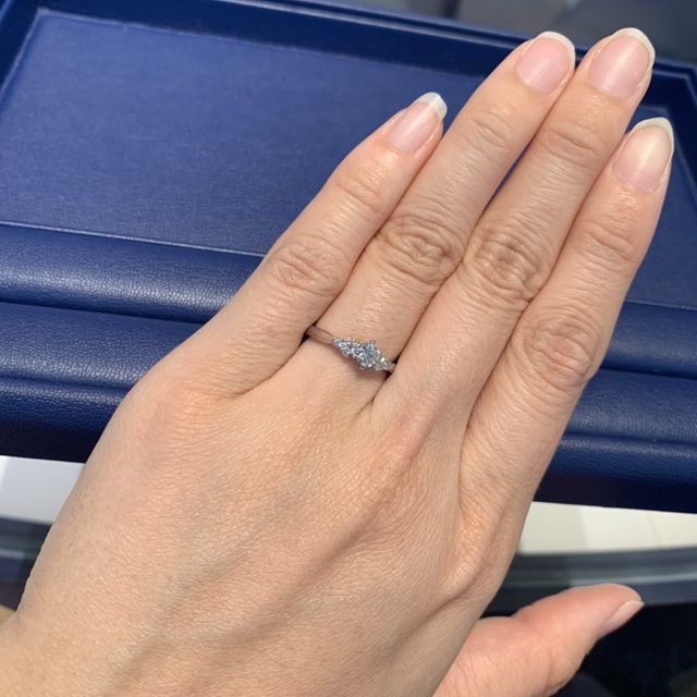 【銀座ダイヤモンドシライシの口コミ】 デザインがとても気に入ったことと、ダイヤモンドの品質の高さ、また、有…