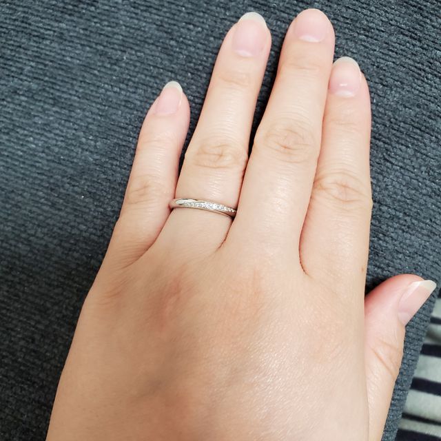 【ラザール ダイヤモンド(LAZARE DIAMOND)の口コミ】 ダイヤモンドがきれいで、ハーフエタニティが気に入りました。
プラチナも…