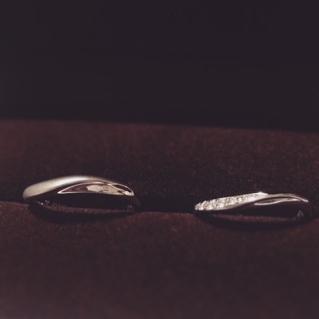 【アイプリモ(I-PRIMO)の口コミ】 夫の指は間接がごつごつしていて青白く、わたしはどちらかといえば色黒で…