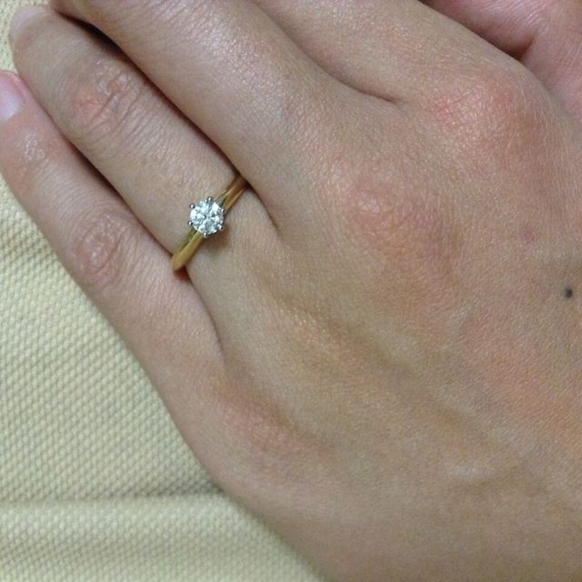 【ティファニー(Tiffany & Co.)の口コミ】 シンプルなデザインかつ、良質なダイヤモンドを、という希望に合う指輪で…
