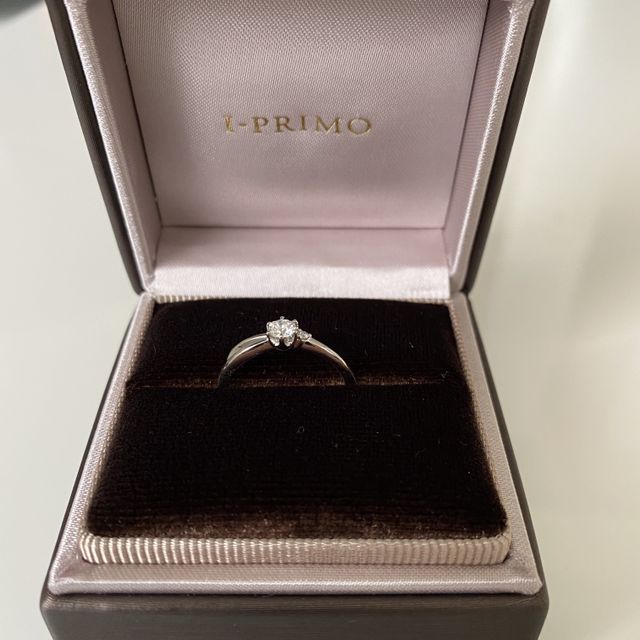 【アイプリモ(I-PRIMO)の口コミ】 デザインがシンプルで可愛く、彼女のイメージに合っていると思ったからで…