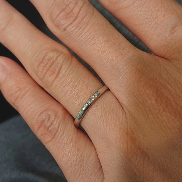 【GALA JEWELRY(ガラジュエリー)の口コミ】 シンプルなデザインでプラチナがきれいなリングを探してこちらのリングに…