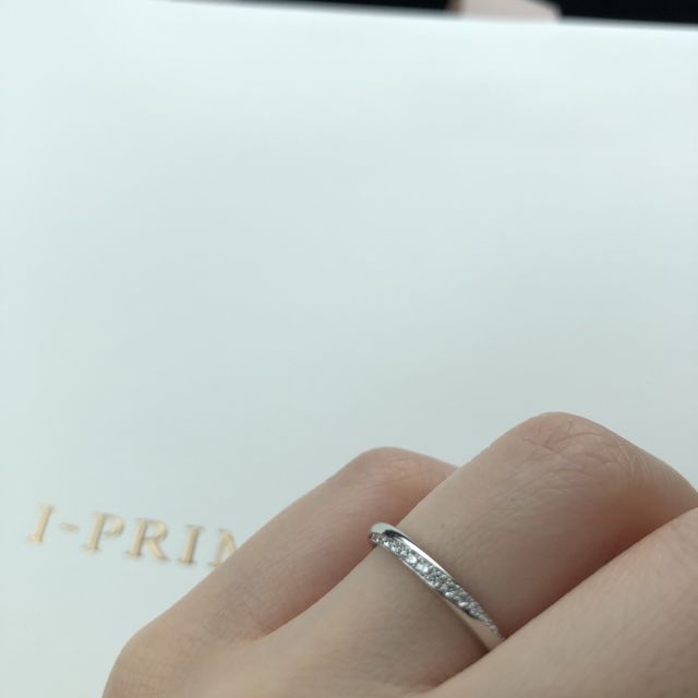 【アイプリモ(I-PRIMO)の口コミ】 リングの傷や色落ちの手入れができるように、色のついていないシルバーを…