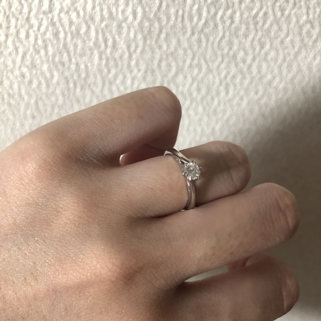 【銀座ダイヤモンドシライシの口コミ】 指輪は彼が選んでくれました。
ネットで見たときにもうこれだ！！と
思っ…