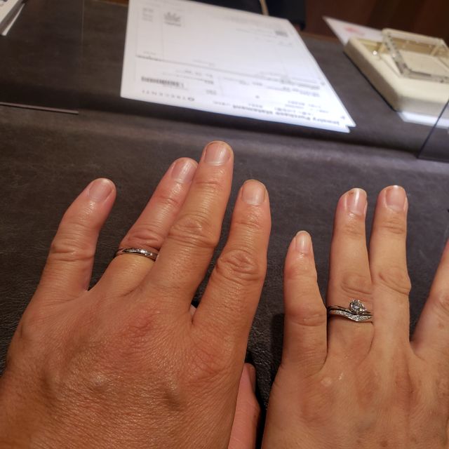 【TRECENTI(トレセンテ)の口コミ】 つけた指にフィットする感覚で、とてもしっくり来る感じでした。形もおし…