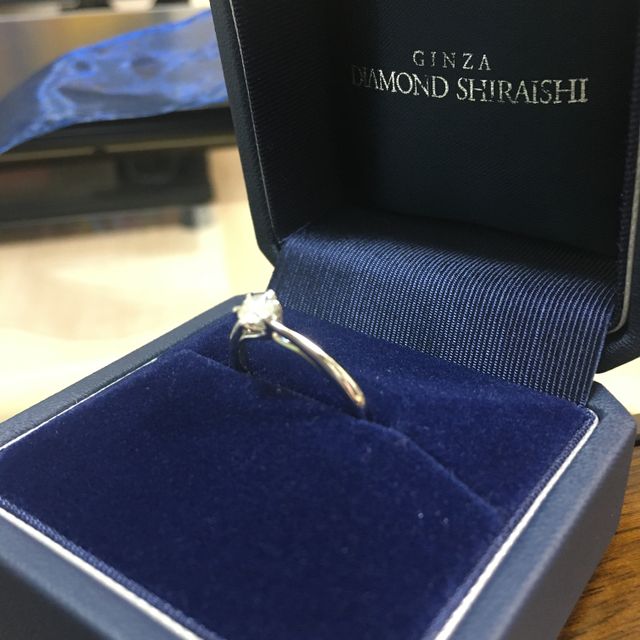 【銀座ダイヤモンドシライシの口コミ】 価格とダイヤモンドの品質で決めました！もともと結婚指輪も同じ店舗で考…