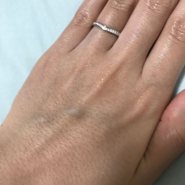 【カルティエ(Cartier)の口コミ】 婚約指輪もカルティエだったため、結婚指輪もカルティエで揃えたいと思っ…