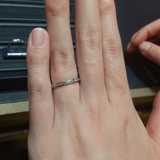 【ROYAL ASSCHER(ロイヤル・アッシャー)の口コミ】 ロイヤルアッシャーのダイヤモンドは、七色に光るというよりは白く上品に…