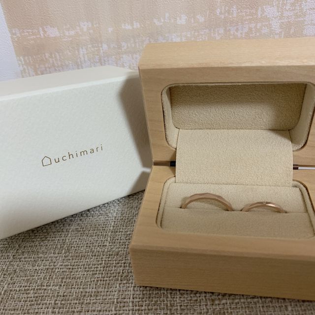 【uchimari(ウチマリ)の口コミ】 可愛らしらとつけたときに手に馴染む色にしました。
誕生石もいれれるので…