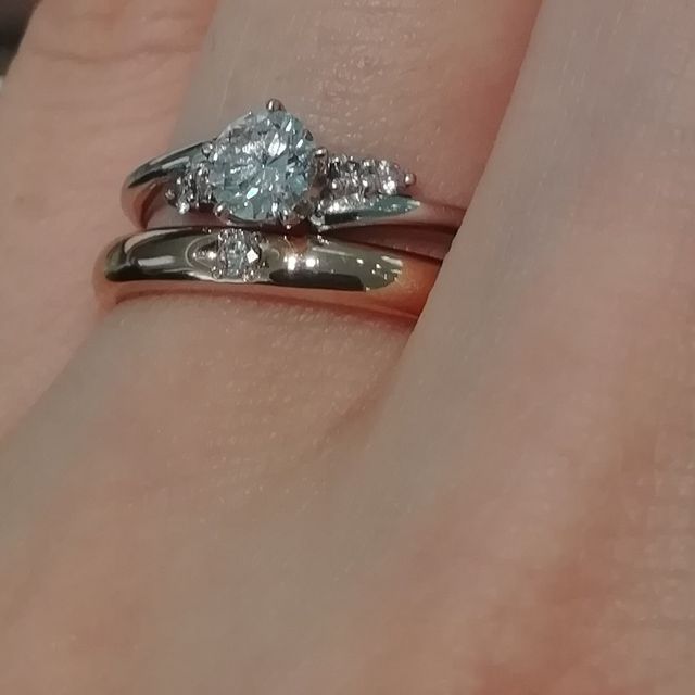 【アイプリモ(I-PRIMO)の口コミ】 色々な店でシンプルな装飾の少ない指輪をつけましたが、なぜかアイプリモ…