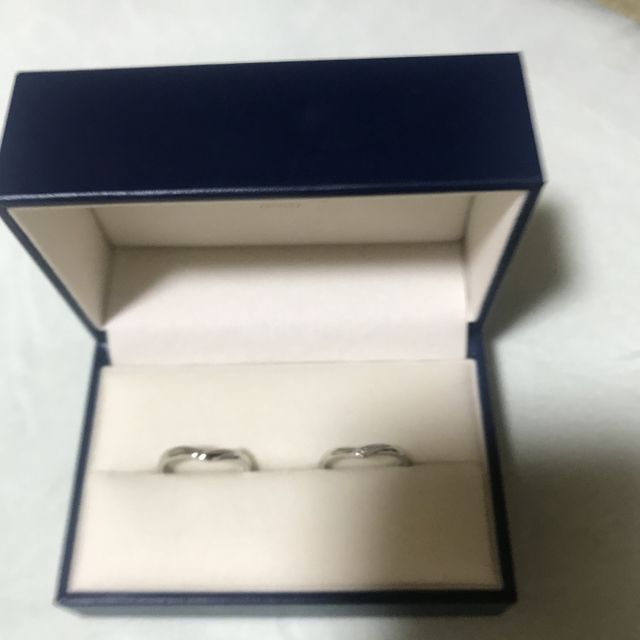 【GALA JEWELRY(ガラジュエリー)の口コミ】 この指輪を購入した決め手としては、まず価格帯がペアで10万程度で買える…
