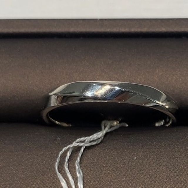 【アイプリモ(I-PRIMO)の口コミ】 
デザインがとにかく豊富でした。
色々なマリッジリングのデザインがあり…