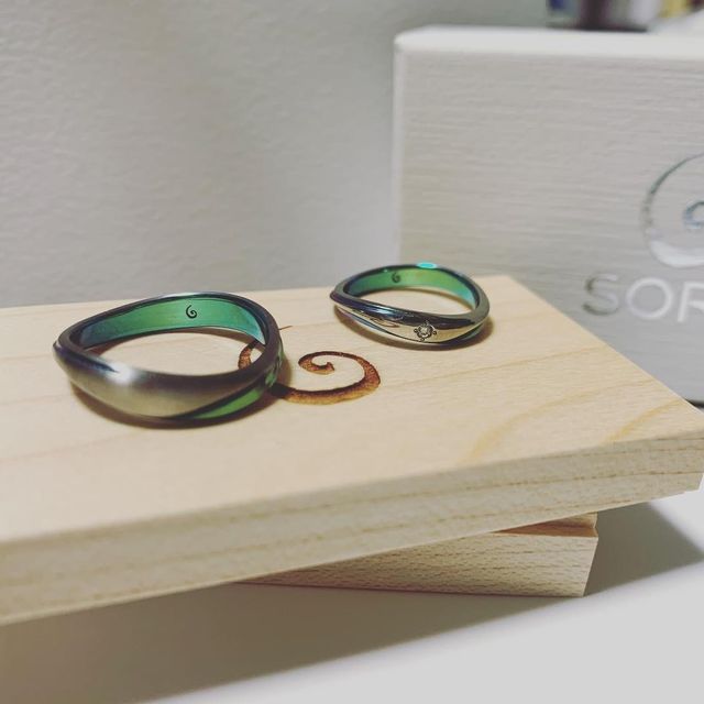 【SORA(ソラ)の口コミ】 指輪のサイトを調べている時にたまたま見つけたのがSORAです。
デザインや…