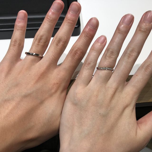 【ラザール ダイヤモンド(LAZARE DIAMOND)の口コミ】 手になじみやすく、優しい印象になるのでウェーブの指輪で探していました…