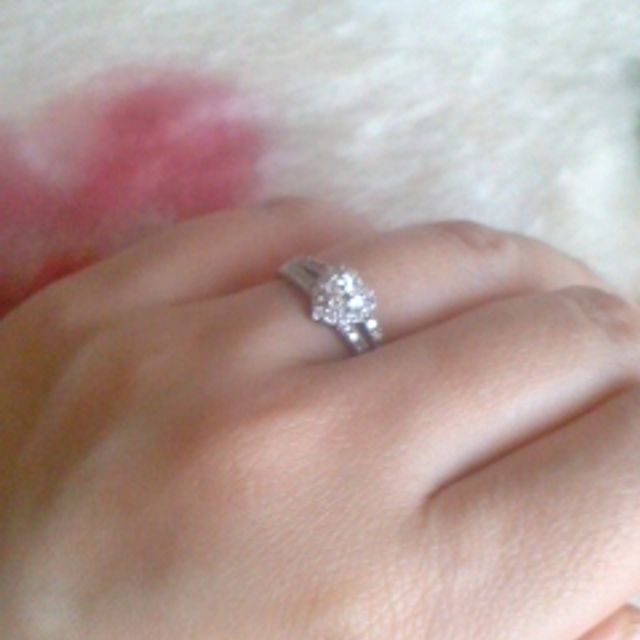 【ジュエリーツツミ(JEWELRY TSUTSUMI)の口コミ】 色々と婚約指輪を検討しましたが、私も彼も人見知りということからツツミ…