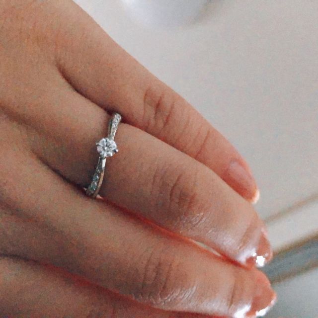 【ラザール ダイヤモンド(LAZARE DIAMOND)の口コミ】 ダイヤモンドのかがやきが他とちがいました。デザインもわたしの理想のが…