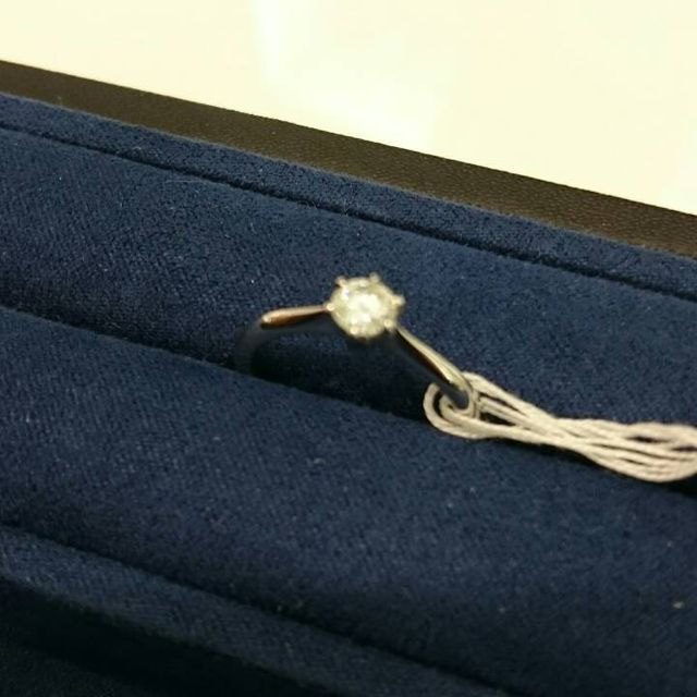 【4℃ BRIDAL(ヨンドシーブライダル)の口コミ】 百貨店のブライダルサークルに入ったところ、こちらの店でも割引をしてい…