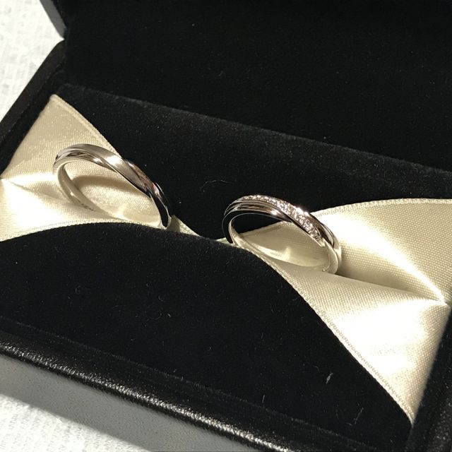 【エクセルコダイヤモンド(EXELCO DIAMOND)の口コミ】 シンプルなものではなく、ダイヤモンドが散りばめられたデザインを探して…