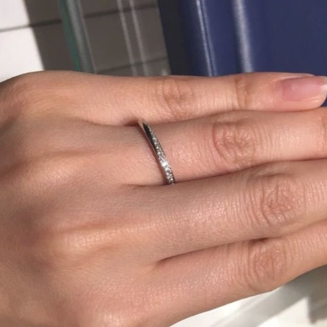 【銀座ダイヤモンドシライシの口コミ】 つけ心地が良くシンプルなデザインで品があると感じたのが決め手になりま…