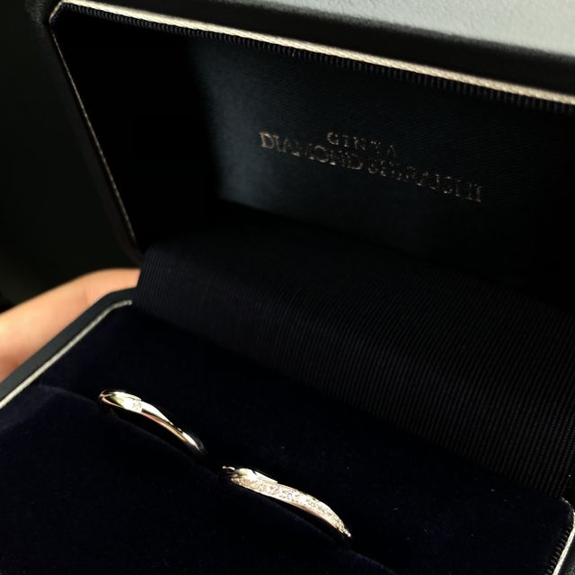 【銀座ダイヤモンドシライシの口コミ】 シンプルだけど上品さと綺麗な雰囲気、滑らかな曲線に輝くダイヤモンドが…