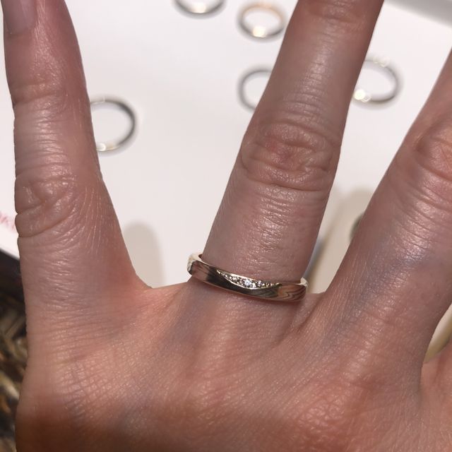 【杢目金屋(もくめがねや)の口コミ】 一人ひとり指輪の木目金の見え方が違うため、オリジナル感があります。
運…