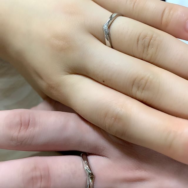【アイプリモ(I-PRIMO)の口コミ】 まず、ネットで指輪を探している時にV字のものを探しておりました。
他の…