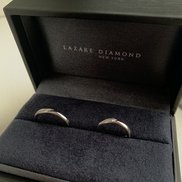 【ラザール ダイヤモンド(LAZARE DIAMOND)の口コミ】 婚約指輪も同ブランドで贈ってもらったので、店舗へ足を運んだのですが、…