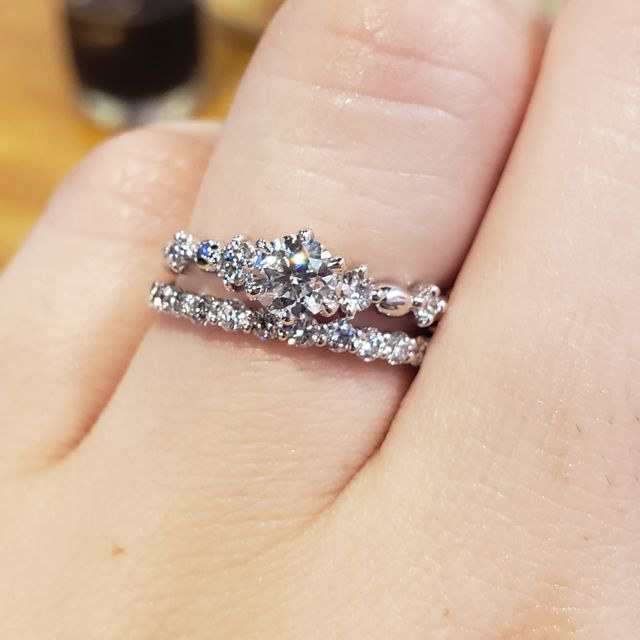 【宝寿堂(ほうじゅどう)の口コミ】 ２つの結婚指輪、婚約指輪で35万円の予算で指輪を探していました。ダイヤ…