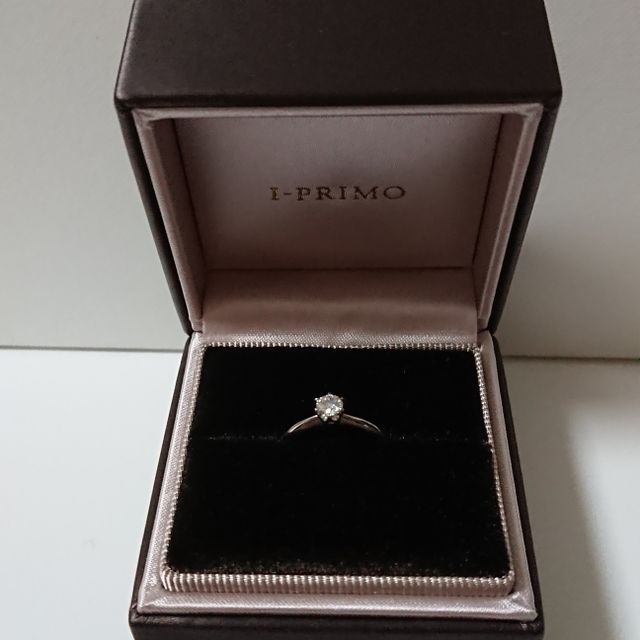 【アイプリモ(I-PRIMO)の口コミ】 彼から、誕生日にいただきました。
シンプルなデザインでどんな年代の方で…