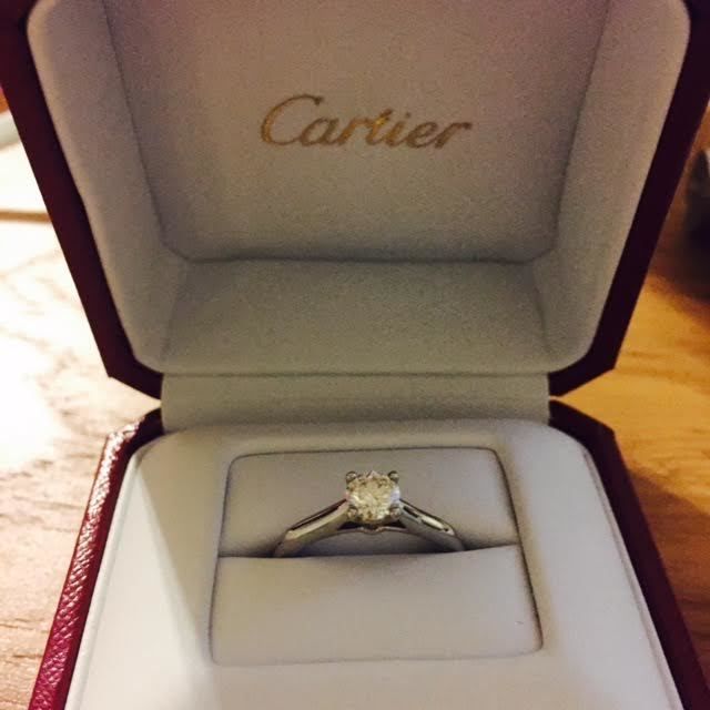 【カルティエ(Cartier)の口コミ】 年齢を重ねてても手になじむシンプルなデザインのものを探していたため、
…