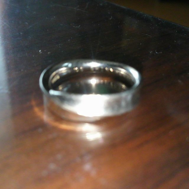 【4℃ BRIDAL(ヨンドシーブライダル)の口コミ】 あまり繊細すぎないデザインのものを探していたのですが、なかなか出会え…