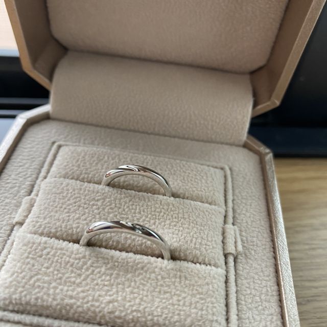 【TRECENTI(トレセンテ)の口コミ】 何軒か指輪候補のお店を検討中でした。
デザインがシンプルなものがよく、…