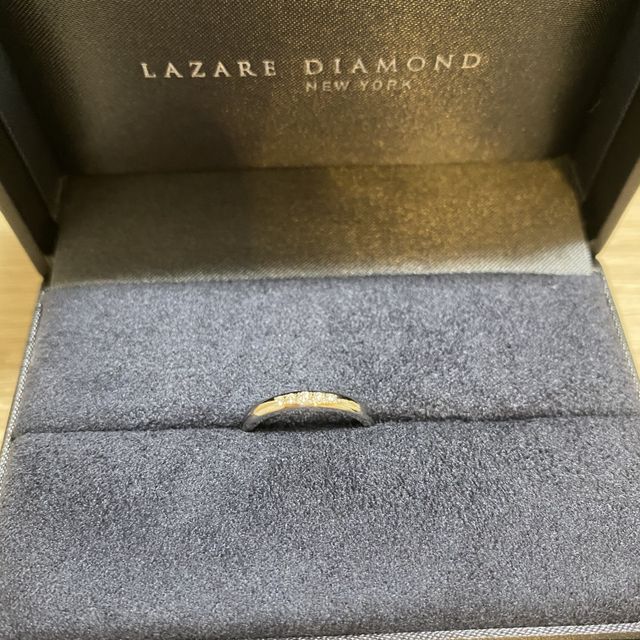 【ラザール ダイヤモンド(LAZARE DIAMOND)の口コミ】 ダイヤモンドの輝き方がとても好みで綺麗だった。シンプルなものがいいと…