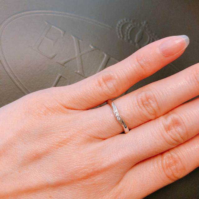 【エクセルコダイヤモンド(EXELCO DIAMOND)の口コミ】 キレイめにもカジュアルにも服装問わず付けていられるのでお気に入りです…