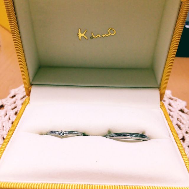 【ケイウノ ブライダル(K.UNO BRIDAL)の口コミ】 ミル打ちの物が欲しかったので、それを中心に探していました。
まっすぐな…