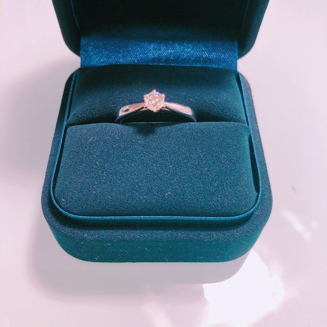 【4℃ BRIDAL(ヨンドシーブライダル)の口コミ】 ・お店が入りやい
・婚約指輪・結婚指輪の購入の際はお得になること
・担…