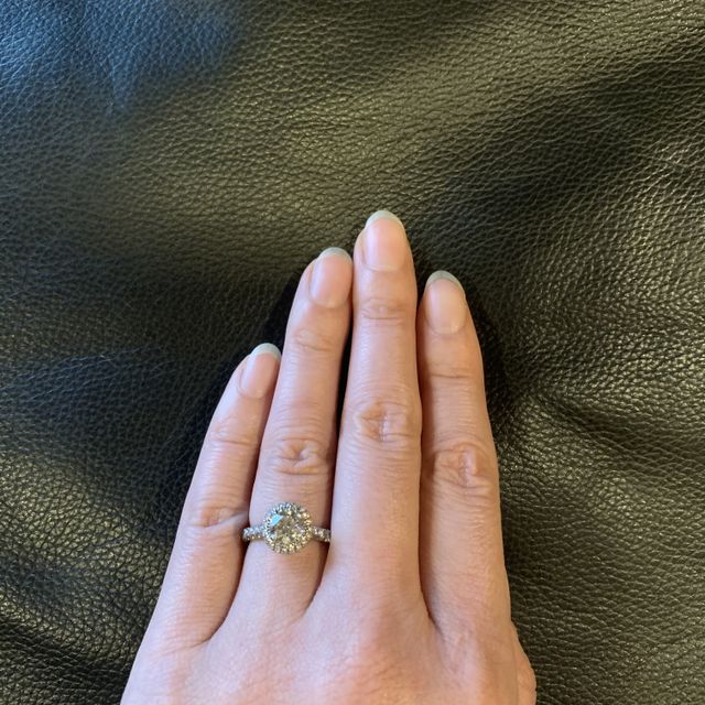 【カルティエ(Cartier)の口コミ】 結婚指輪とともにカルティエで揃えるつもりでした。デスティネのデザイン…