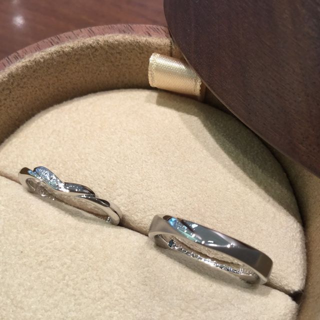 【COLANY(コラニー)の口コミ】 見た目がハートのようなかわいさがあり、ダイヤの光にも惹かれました。ま…