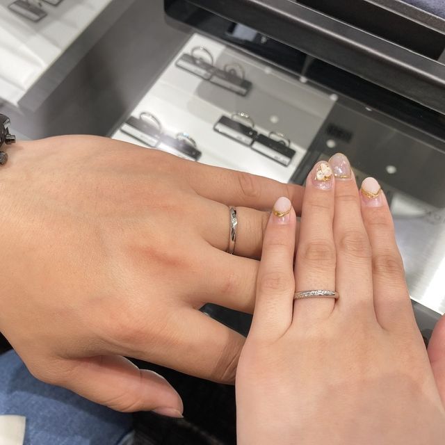 【ラザール ダイヤモンド(LAZARE DIAMOND)の口コミ】 ラザールさんならではのダイヤモンドの輝きと、どの角度からもダイヤモン…