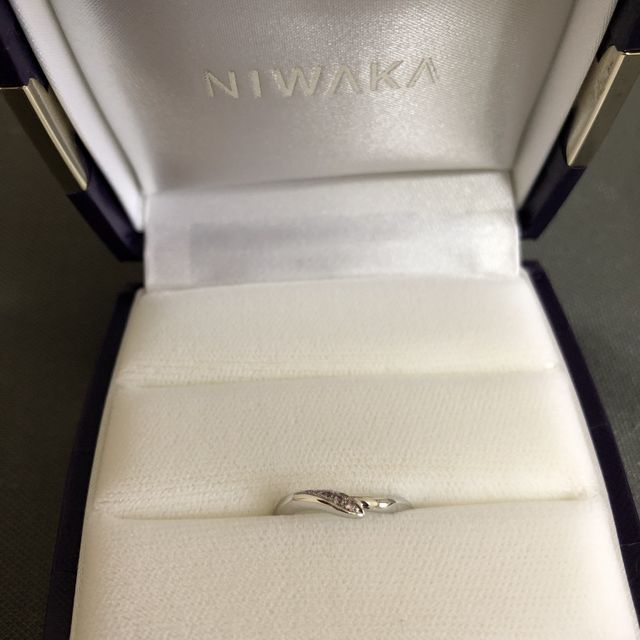 【俄(にわか)の口コミ】 にわかの初桜に一目惚れして、夫に買ってもらいました。形にちゃんと意味…