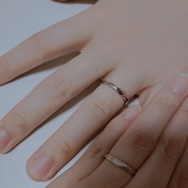 【4℃ BRIDAL(ヨンドシーブライダル)の口コミ】 デザインがシンプルで綺麗だった。価格もそんなに高いものではなく、無料…