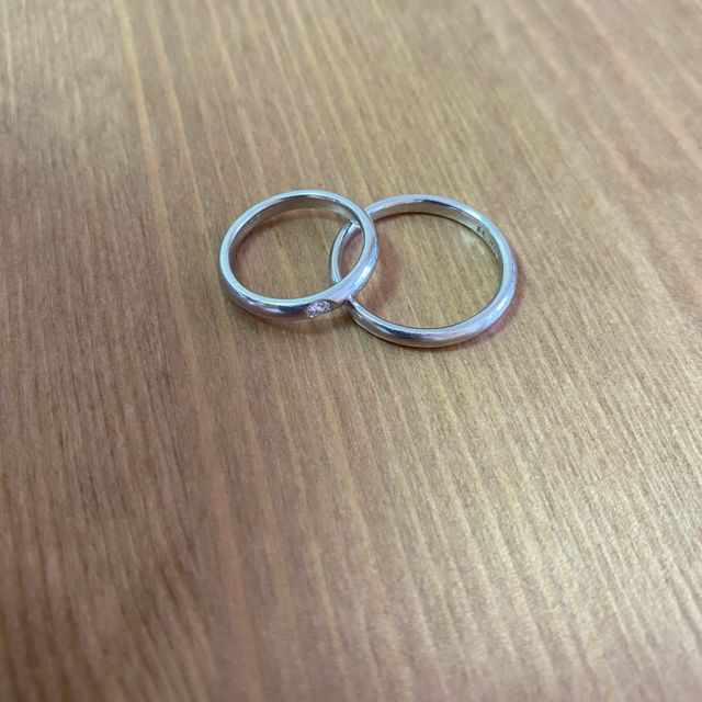 【ROYAL ASSCHER(ロイヤル・アッシャー)の口コミ】 ダイヤがひとつだけついている・どんな服装やTPOにも合うデザイン・傷が目…