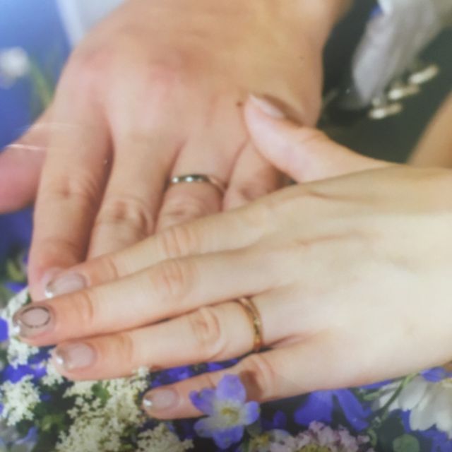【4℃ BRIDAL(ヨンドシーブライダル)の口コミ】 指輪の色はイエローゴールドと決めていました。理想はストレートラインの…
