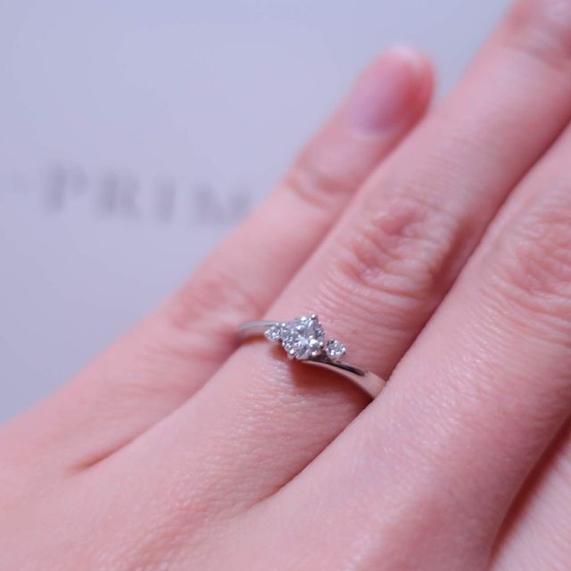 【アイプリモ(I-PRIMO)の口コミ】 王道のデザインも気になりましたが、ダイヤモンドの主張が気になりサンプ…